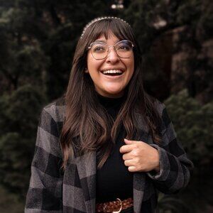 Meet your Posher, Elena